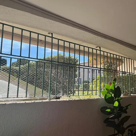 500m De La Apartment